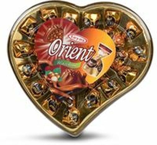 Tayas Painting Orient Heart Shaped Chocolate - 200 Grams